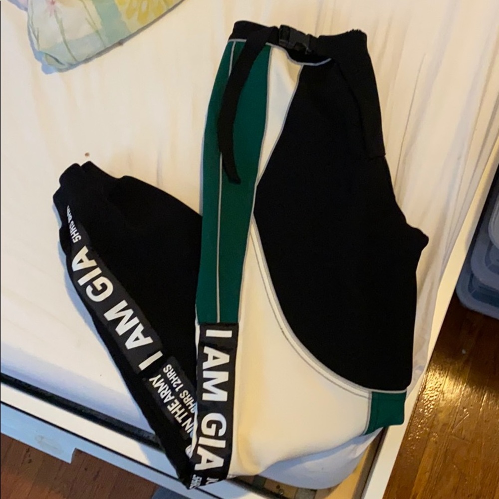 ✨PRICE DROP✨Reflective I.Am.Gia pants